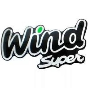 EMBLEMA (WIND SUPER) CORSA 94/96 PEQUENO PRETO E CROMADO PINGO VERDE